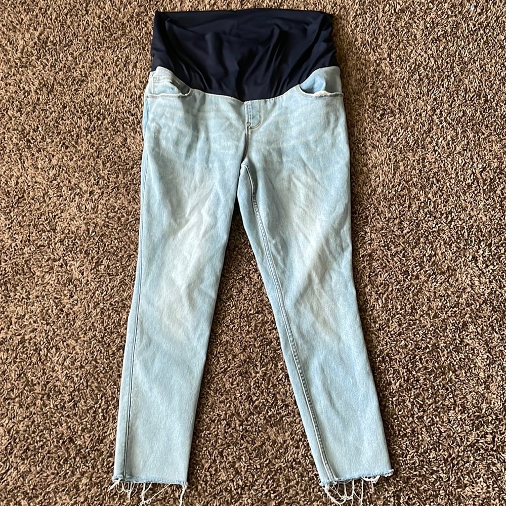 Old Navy maternity full panel skinny jeans with distressed ends - size 14